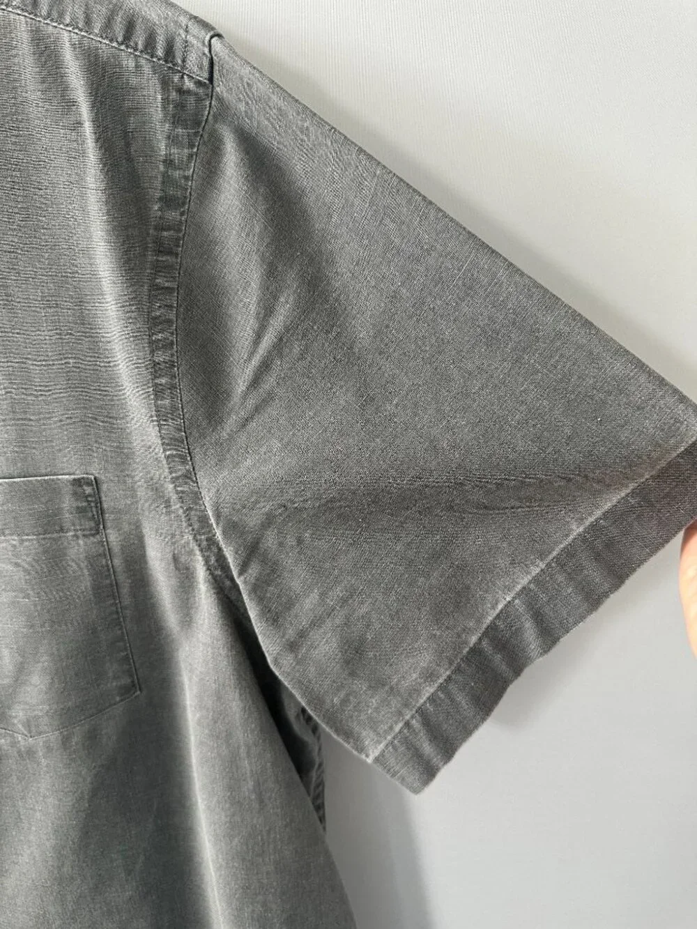 Banana Republic Gray Large 'Untucked Fit' Men's Short Sleeve Shirt 100% Cotton